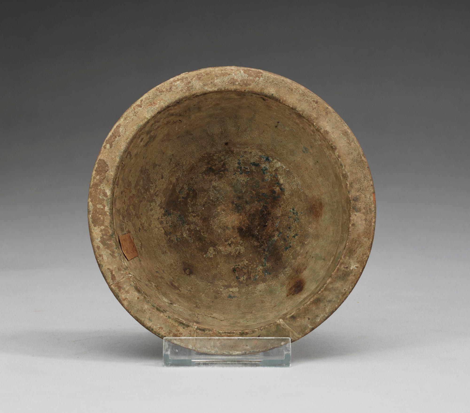 A green glazed bowl, Han dynasty (206 BC – 220 AD).