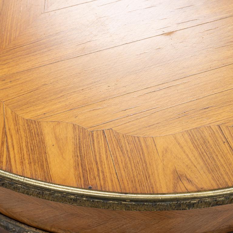 A center table, end of the 19th Century.