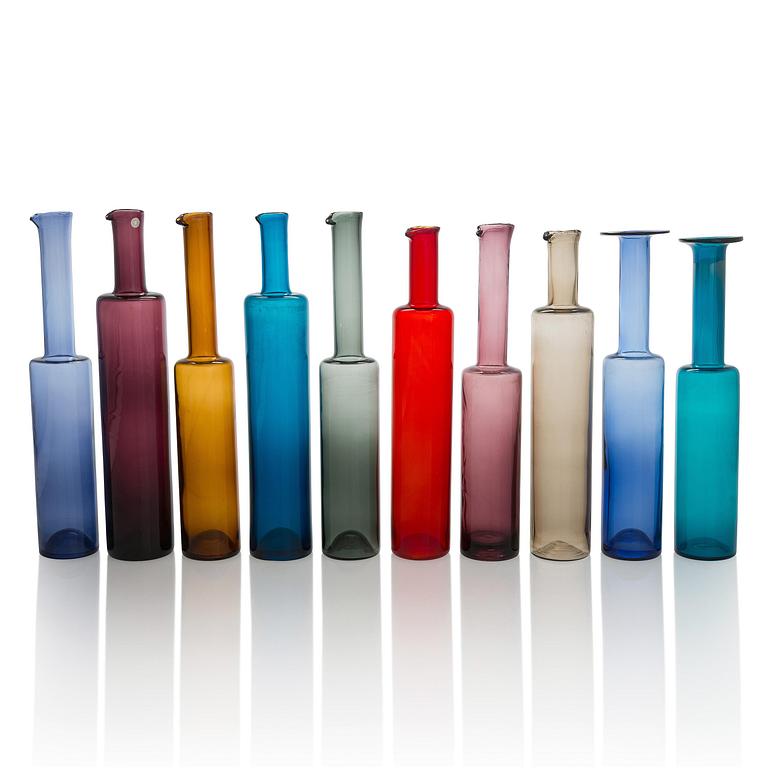 Nanny Still, a set of ten bottles signed Riihimäen Lasi O.Y Nanny Still.