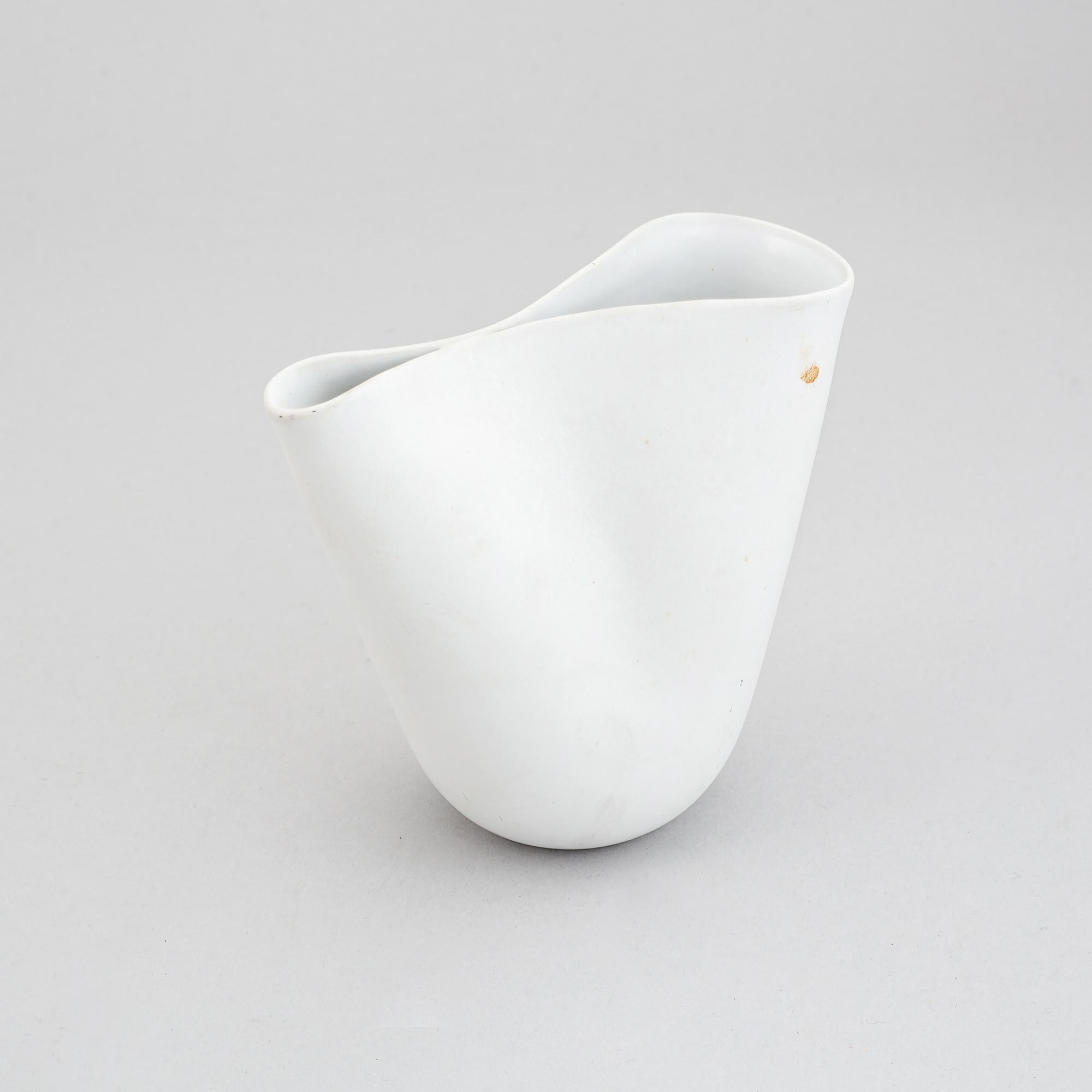 Stig Lindberg, 'Veckla' and 'Pungo' stoneware. Gustavsberg (3 pieces).