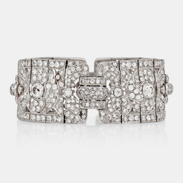 An Art Déco old-cut diamond bracelet. Total carat weight of diamonds circa 22.00 cts.