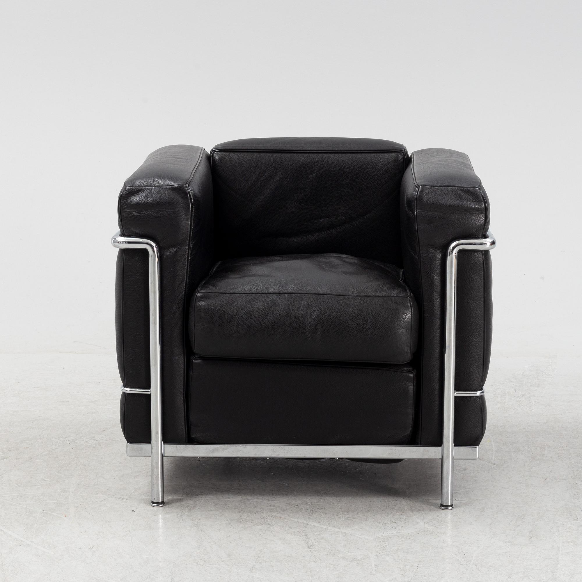 Le Corbusier, Pierre Jeanneret & Charlotte Perriand, fåtölj, "LC2", Cassina. Svart skinn.