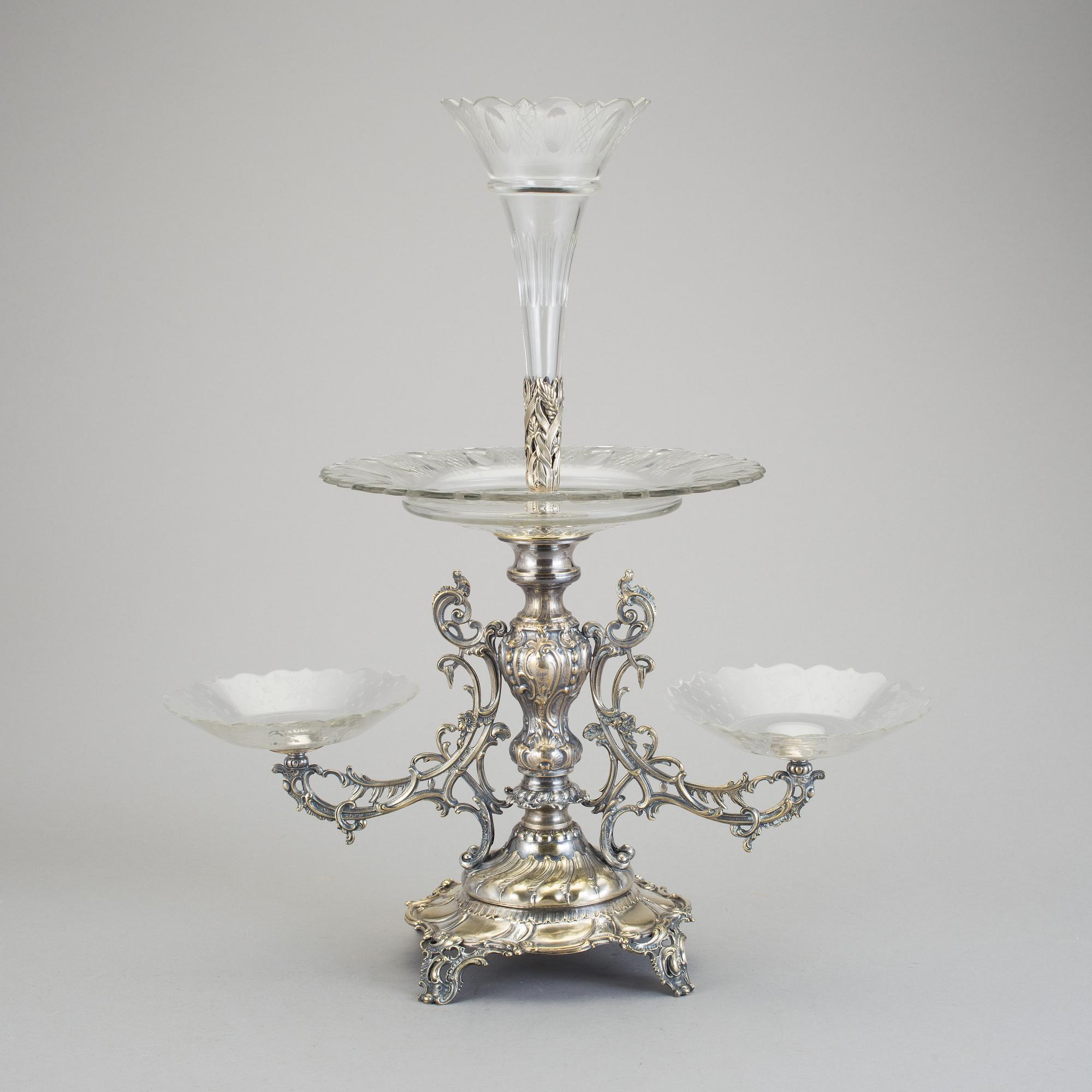 BORDSUPPSATS, nysilver och glas, nyrokoko med inslag av jugend. Omkring 1900.