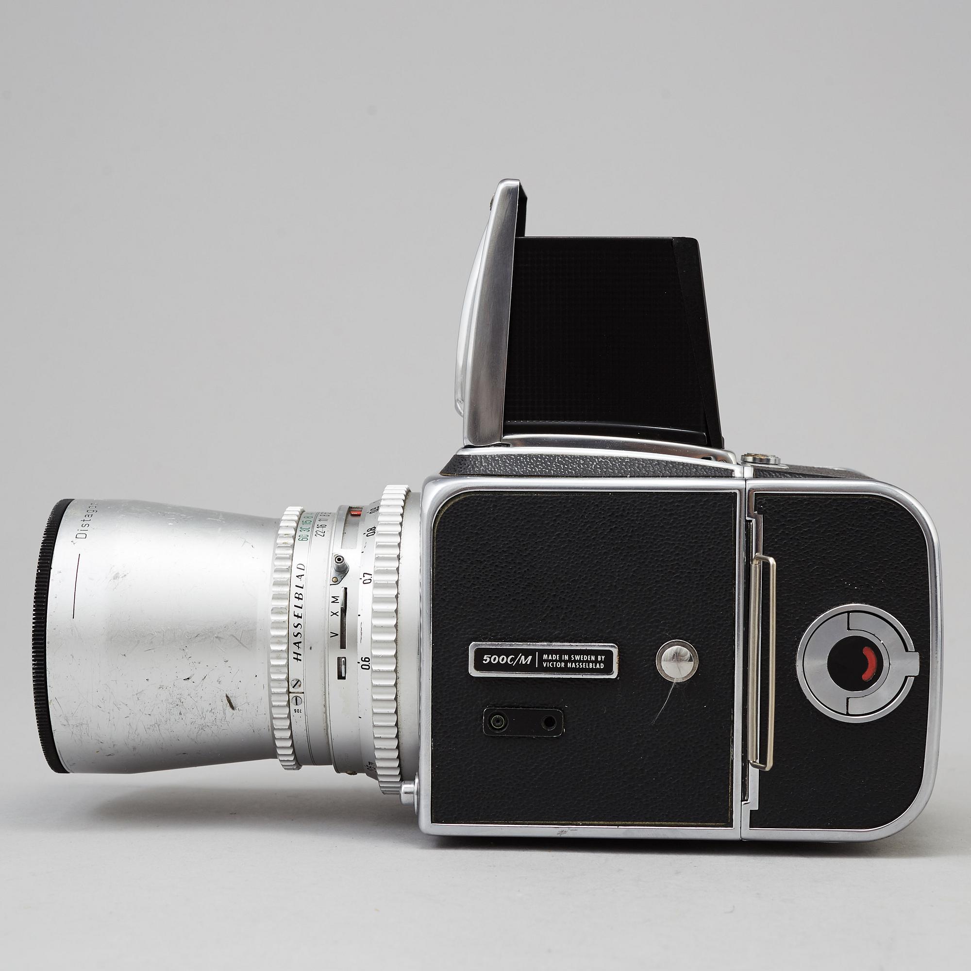 A Hasselblad 500C /M from 1973 with one cartridge from 1969