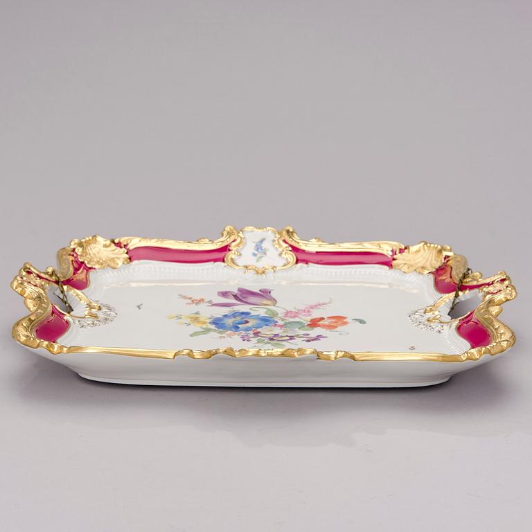 A PORCELAIN TRAY, Meissen, mid-20th century.