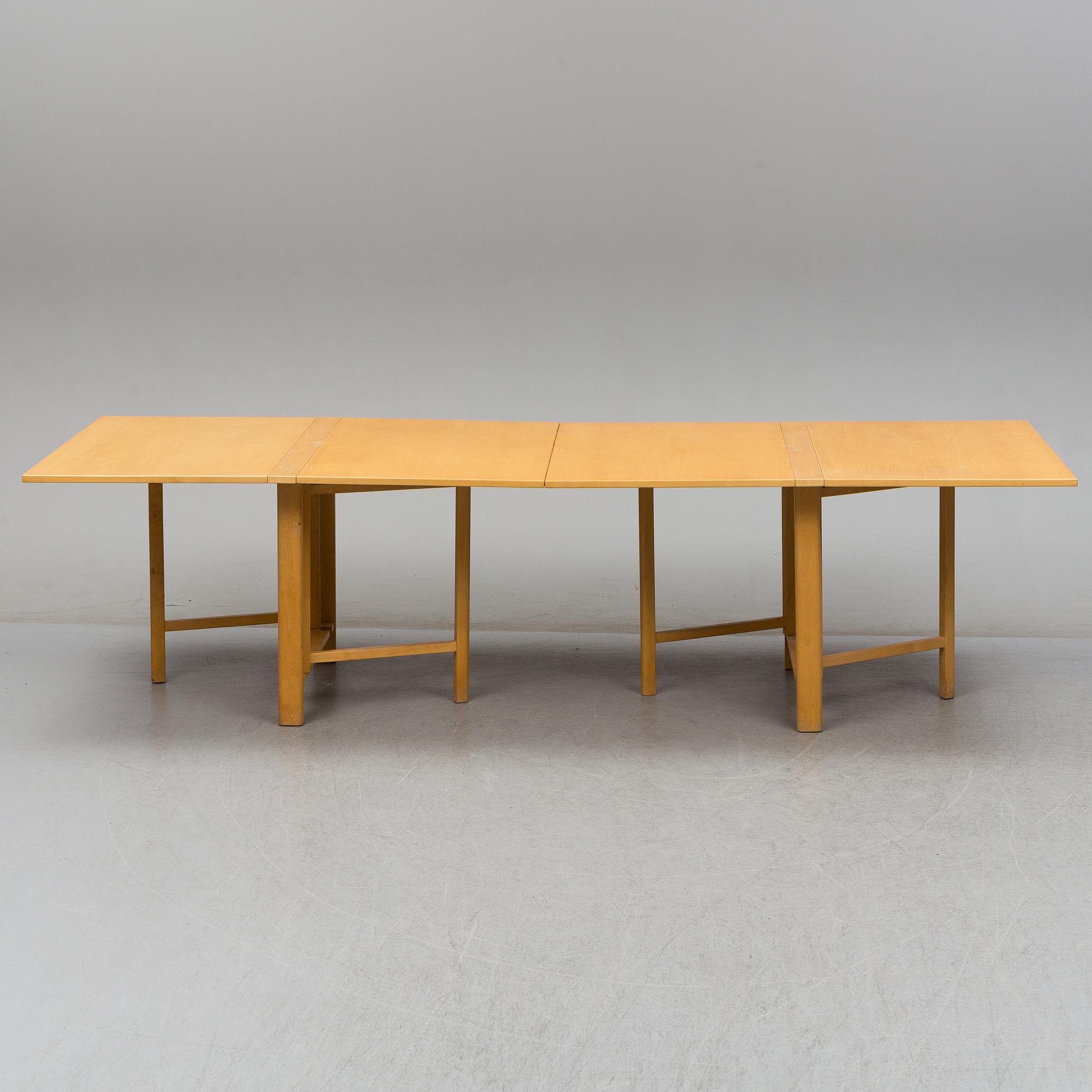 A second half of the 20th Century 'Maria Flap' table by Bruno Mathsson, Bruno Mathson International, Värnamo.