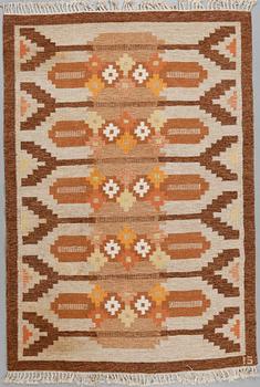 MATTA, rölakan, monogramsignerad IS, 1900-talets andra hälft, ca 245x170 cm.