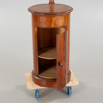 A shave stand from the second half of the 19th century.