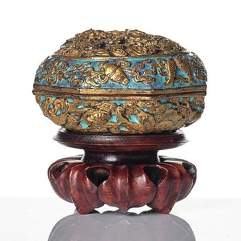 A bronze imitating seal paste box with cover, Qing dynasty, with Qianlong mark.