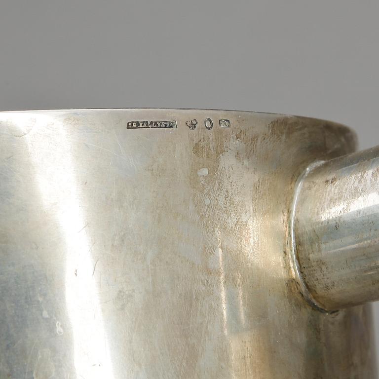 BÄGARE, silver, CG Hallberg, Stockholm, 1900. Vikt ca 1112g.