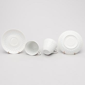 A 40-piece set of tableware in porcelain, signed F.H.Kj. Finland Arabia.