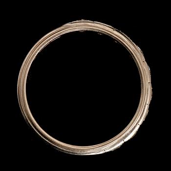 RING, 18 k vitguld, 9 briljantslipade diamanter totalt 0.38 ct. Total vikt ca 5 g.