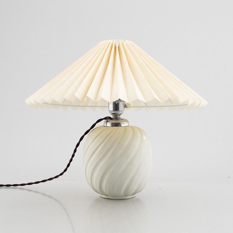 Upsala Ekeby, a table lamp, for Arvid Böhlmarks Lampfabrik, 1930s/40s.