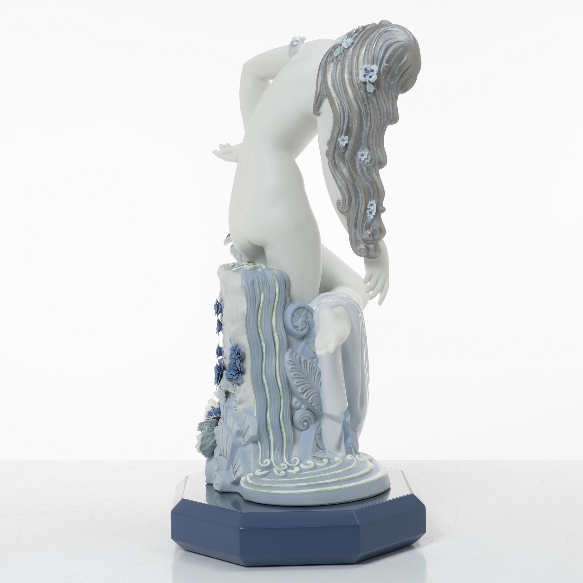 José Javier Malavia, figurine, "Pure Beauty", Lladró, Spain, 2006-2008.