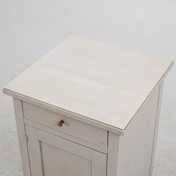 Sängbord, ett par, 1900-talets första hälft.