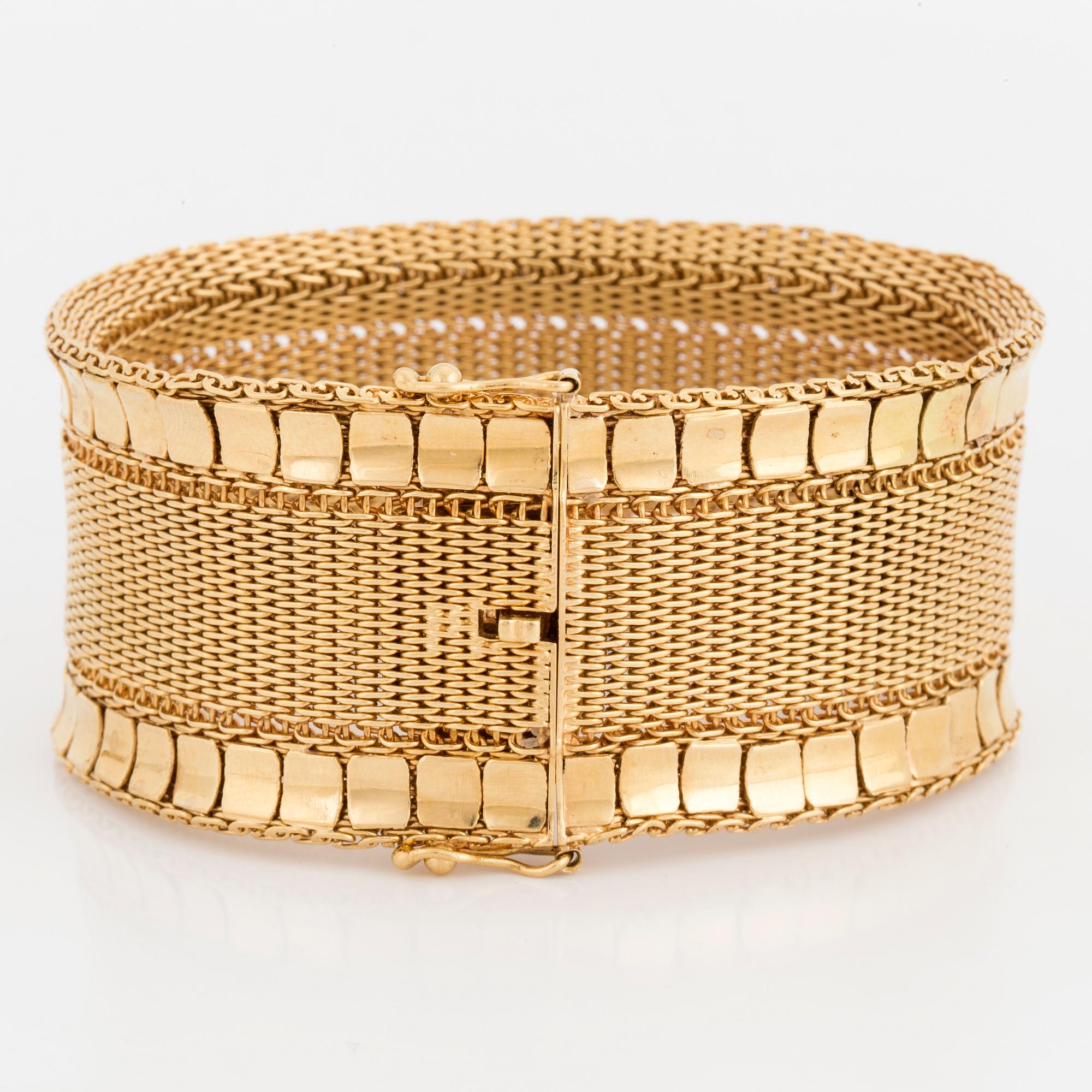 ARMBAND, 18K guld, vävt mönster med rektangulära guldplattor på kanterna.