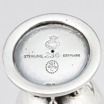 Georg Jensen, krydduppsättning, 4 delar + sked, Köpenhamn 1915 -1932, 830/1000 silver samt sterling.