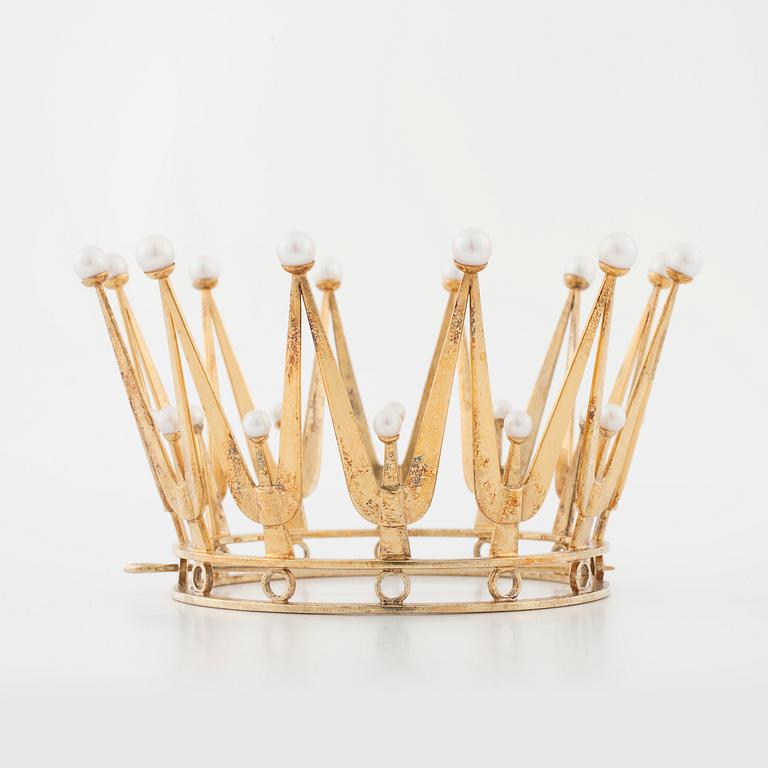 A bridal crown, set with cultured eparls by Ceson, Göteborg, 1971.