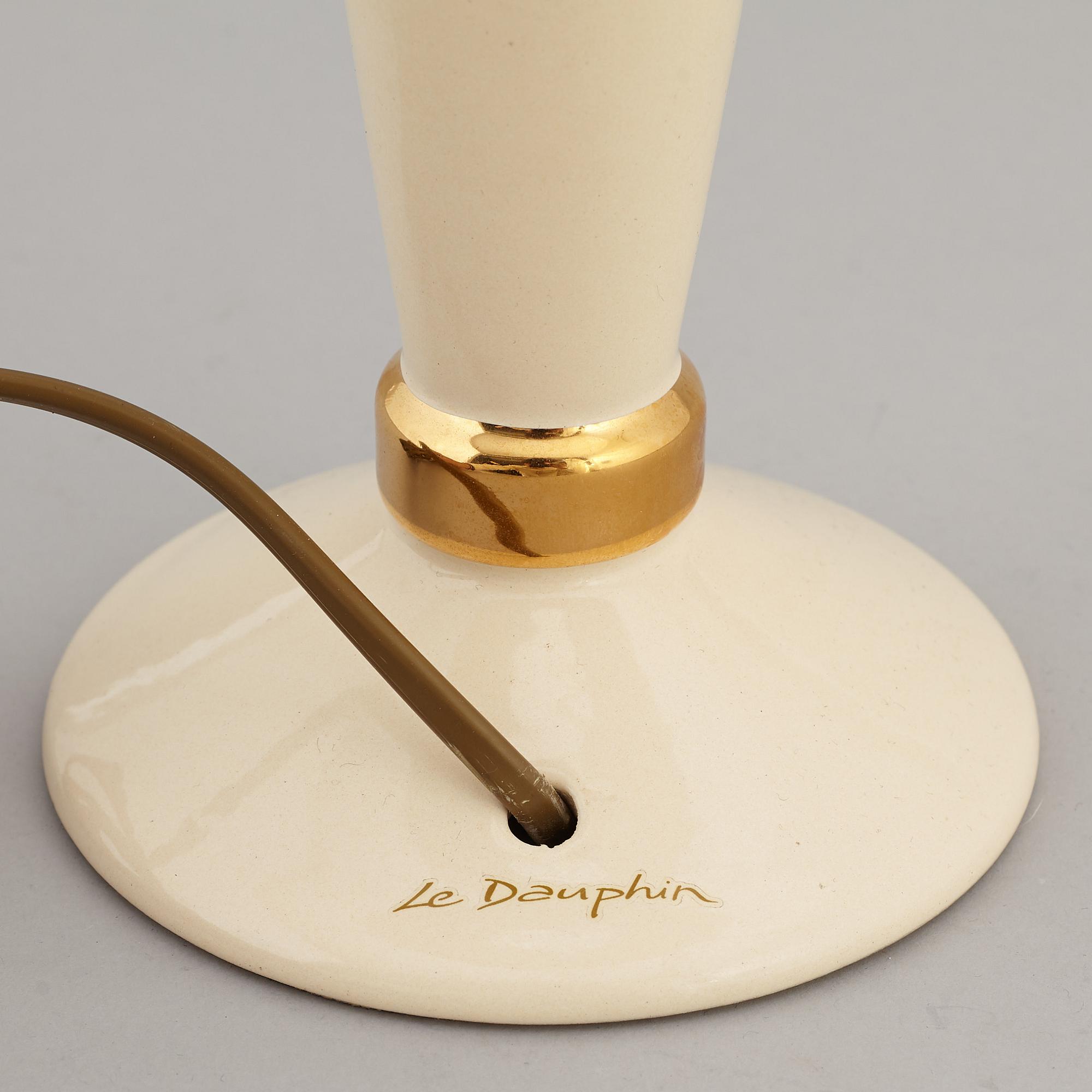 An end of the 20th Century tale light from Le Dauphin.