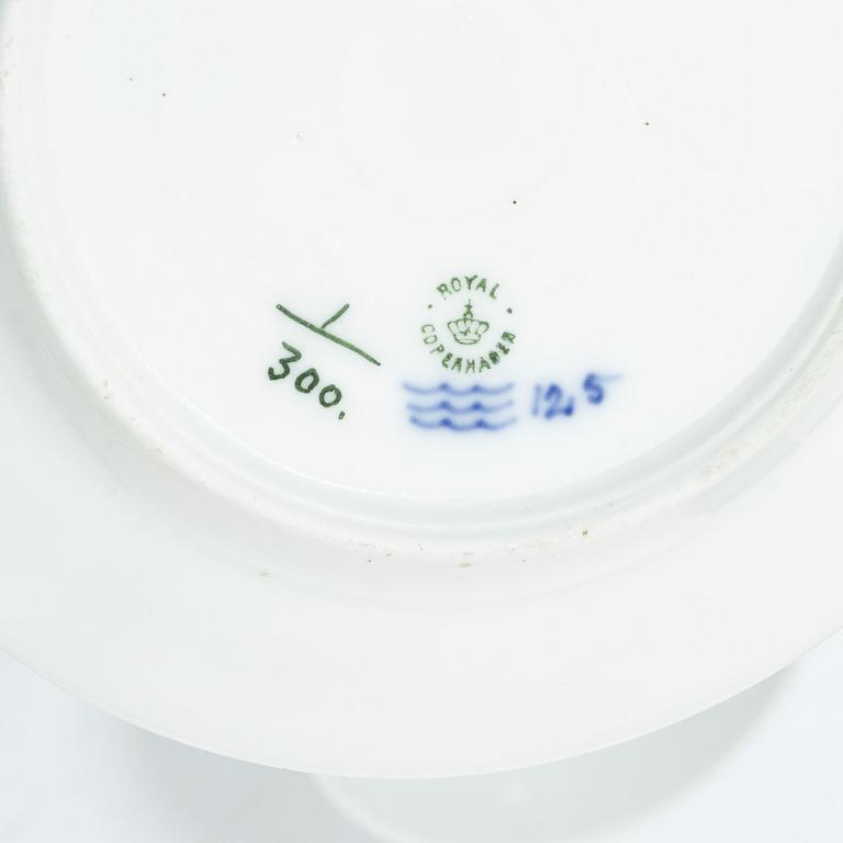 Royal Copenhagen, Servis, 14 delar, "Musselmalet", Danmark, 1900-tal.