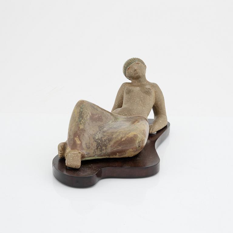 Stig Lindberg, skulptur, liggande kvinna, Gustavsbergs studio 1940-50-tal.