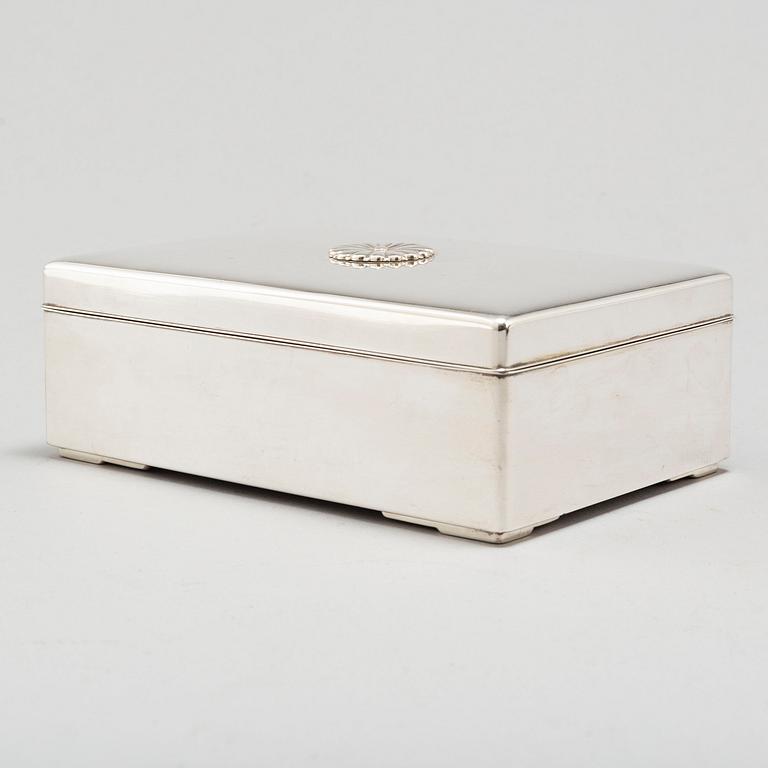A sterling silver box, by K. Hattori & Co, Japan.