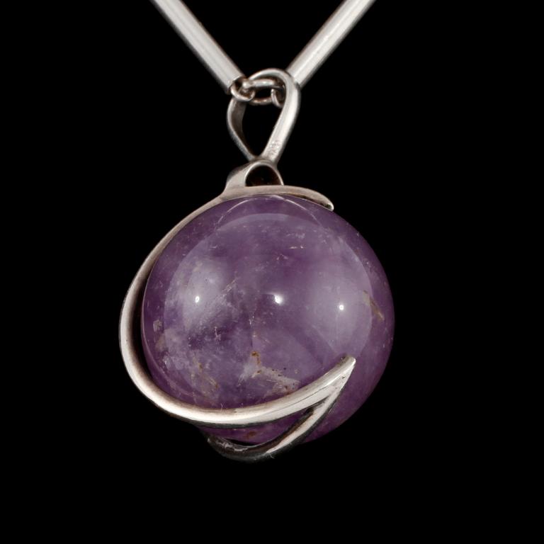 COLLIER, silver med kulformad ametist. Vikt 19 g.