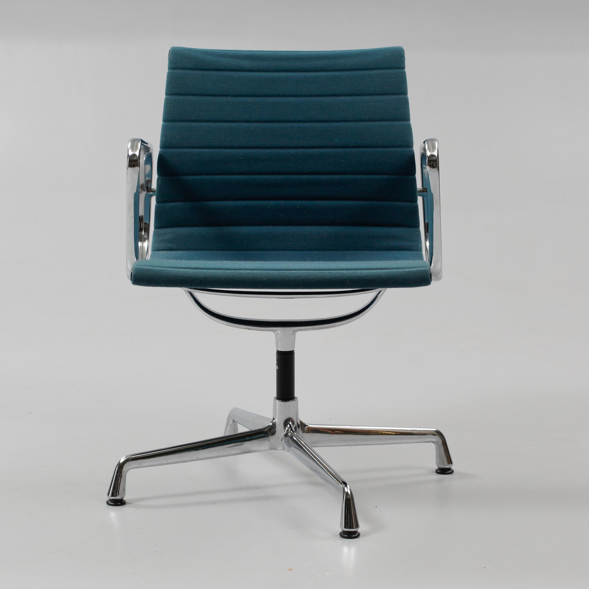 SKRIVBORDSSTOL, "Aluminium group 116", Charles & Ray Eames, modellen formgiven år 1958.