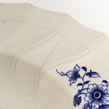 A pair of large serving dishes, unmarked, 19th century.