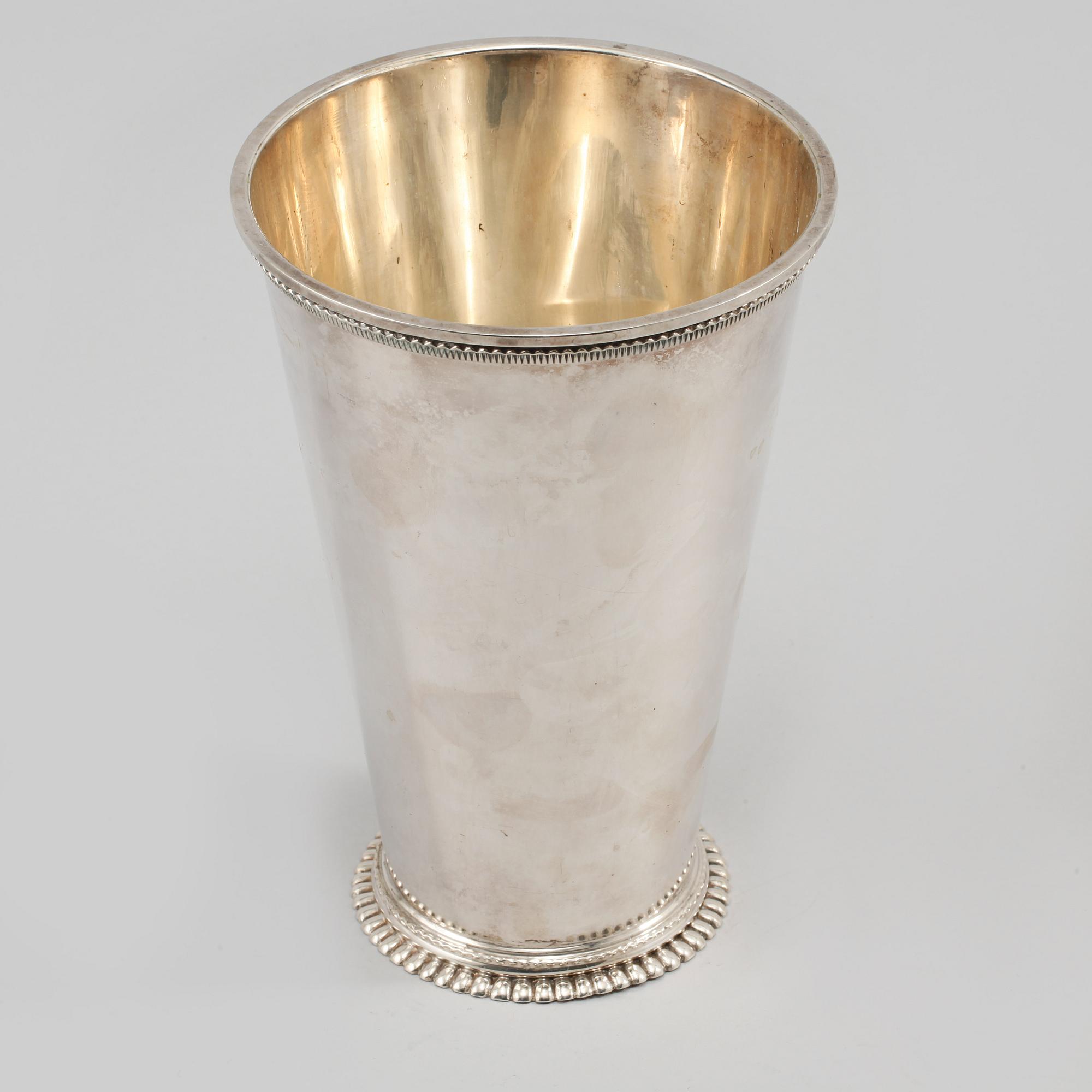 BÄGARE, silver, C.G Hallberg, Stockholm, 1955, vikt 419 gram.