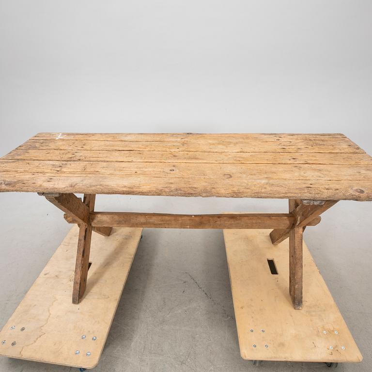 A wood table around year 1900.