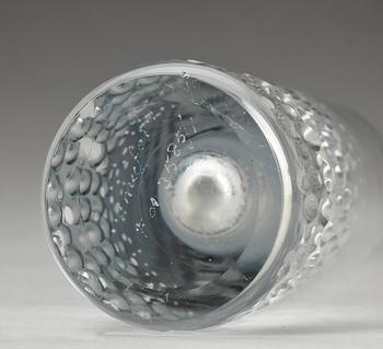 VASER, två st, glas, Orrefors samt Bertil Vallien, Boda Åfors, sign. 1900-tal.