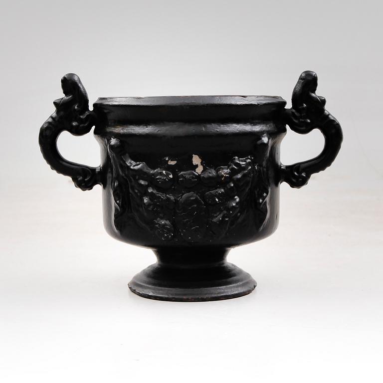 TRÄDGÅRDSURNA, gjutjärn, Stafsjö Bruk, sannolikt 1900-talets första hälft.