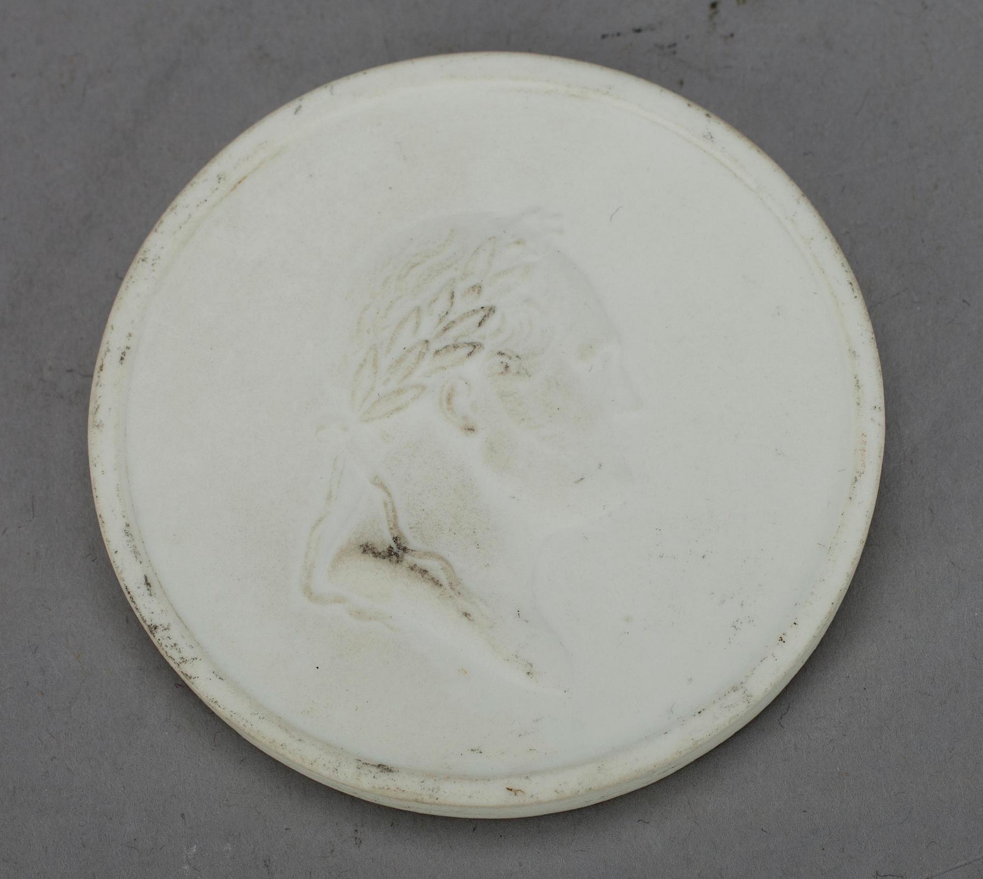 RELIEF, oglaserad poslin, Ryssland, Tsar Alexander I, Kejserliga porslinsfabriken 1912.