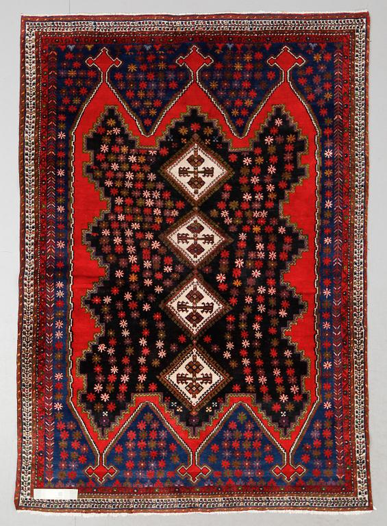 MATTA, orient, ca 235 x 165 cm.