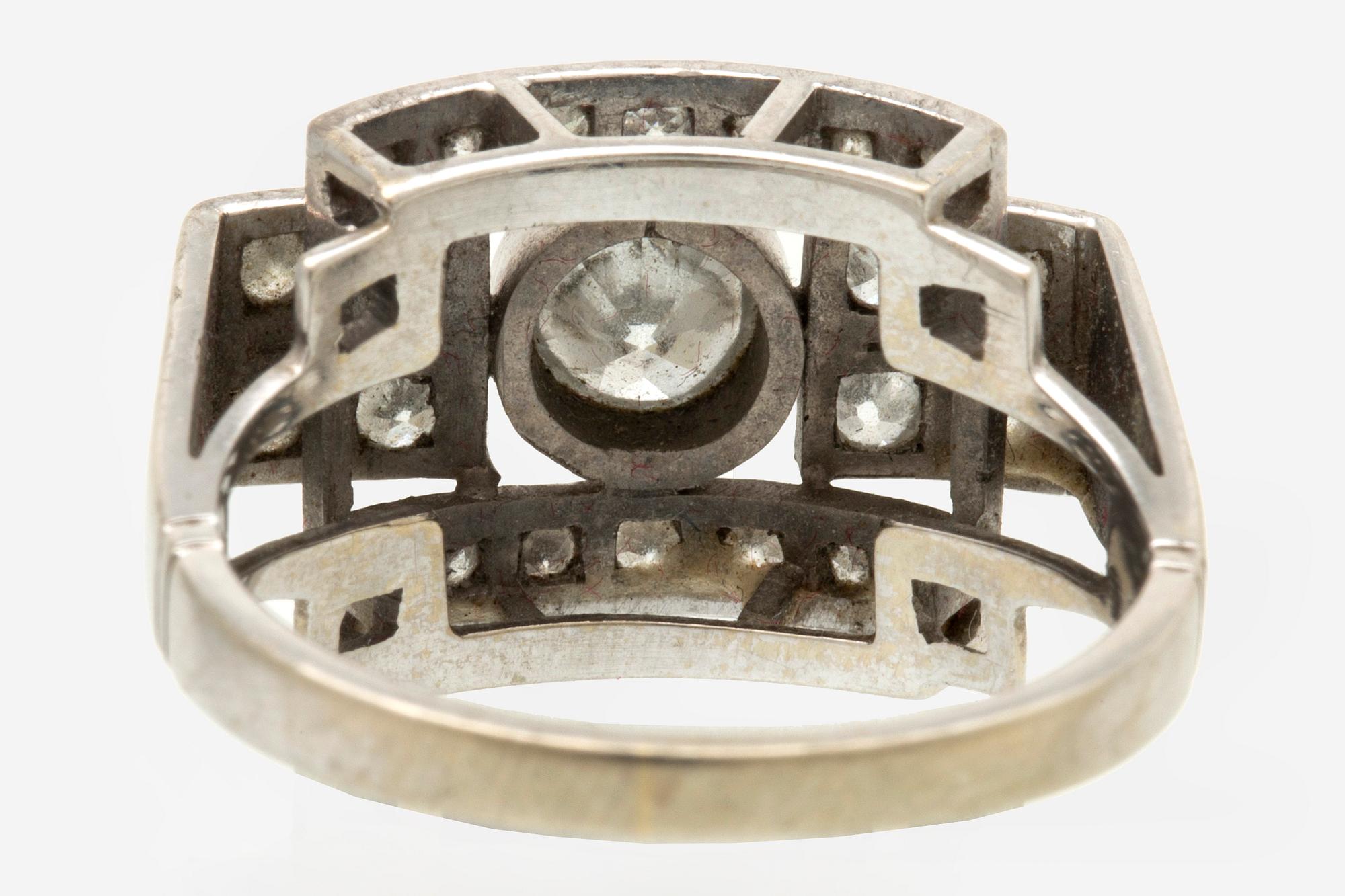 Ring 14K whitegold brilliant and single-cut diamonds approx 0,90 ct.