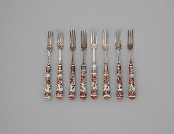 An Export porcelain cutlery set, Qing dynasty, Qianlong (1736-95). (28 pieces).