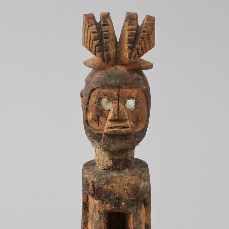 FIGURIN, trä, Afrika, 1900-tal.