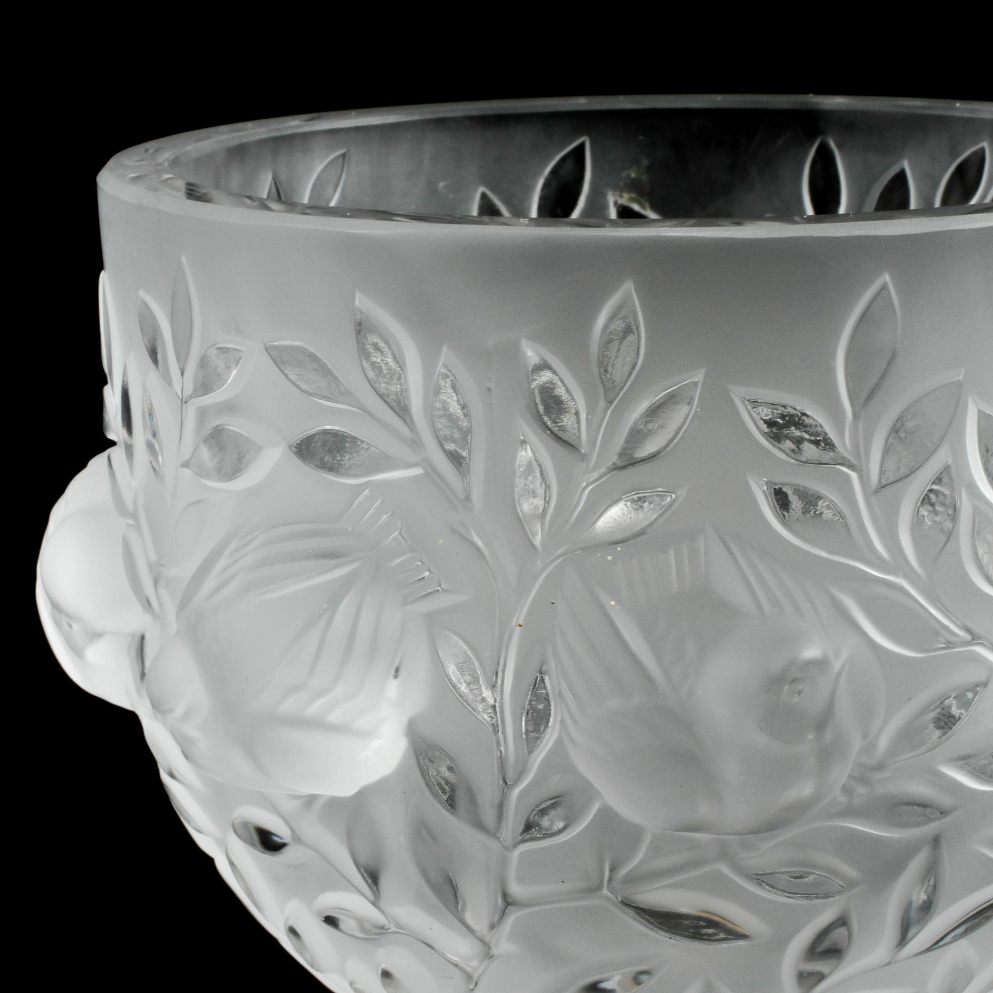 SKÅL PÅ FOT, glas, "Elizabeth", Lalique, Frankrike, 1900-talets andra hälft.