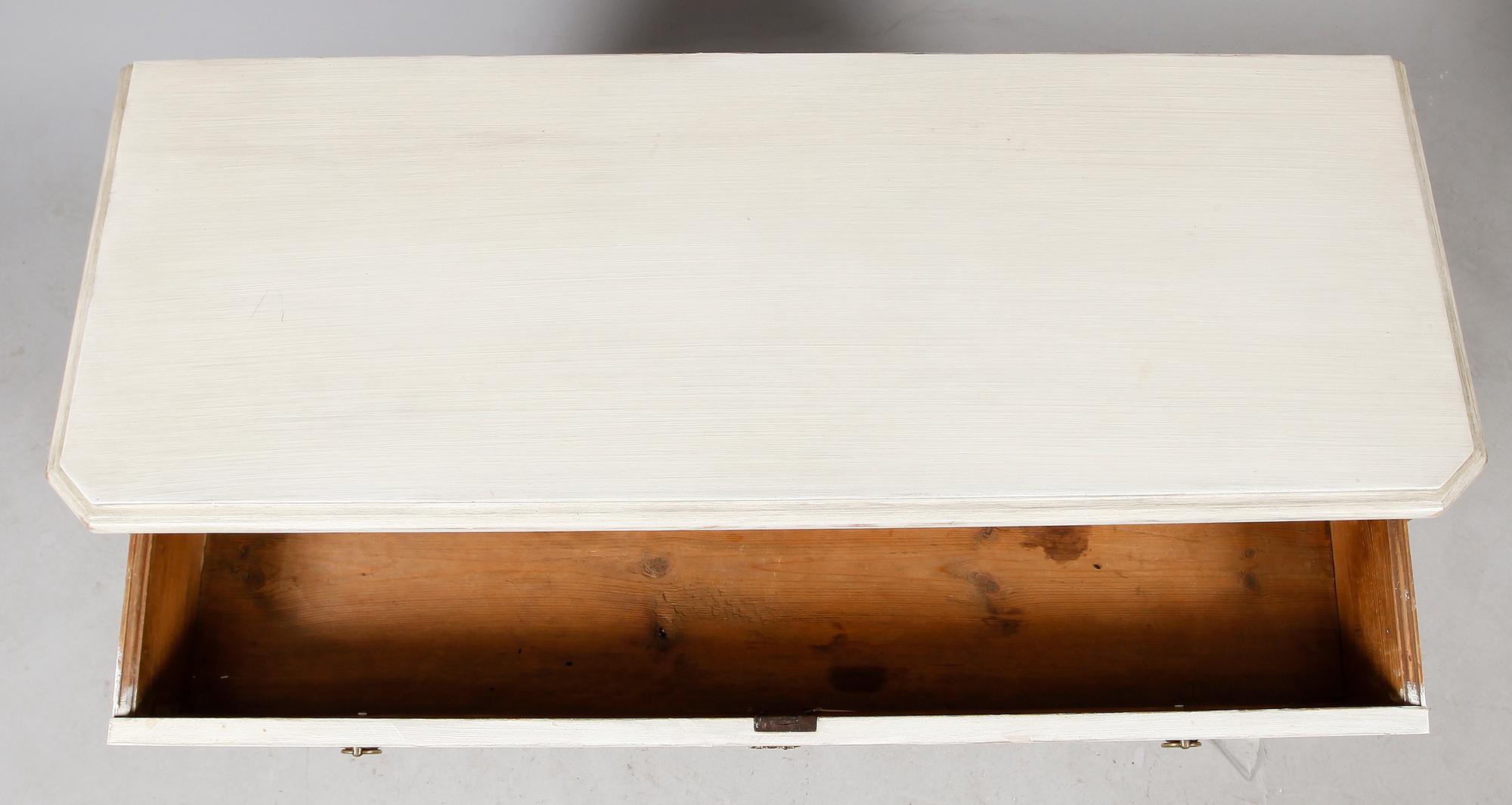 BYRÅ, sengustaviansk, 1800-tal.