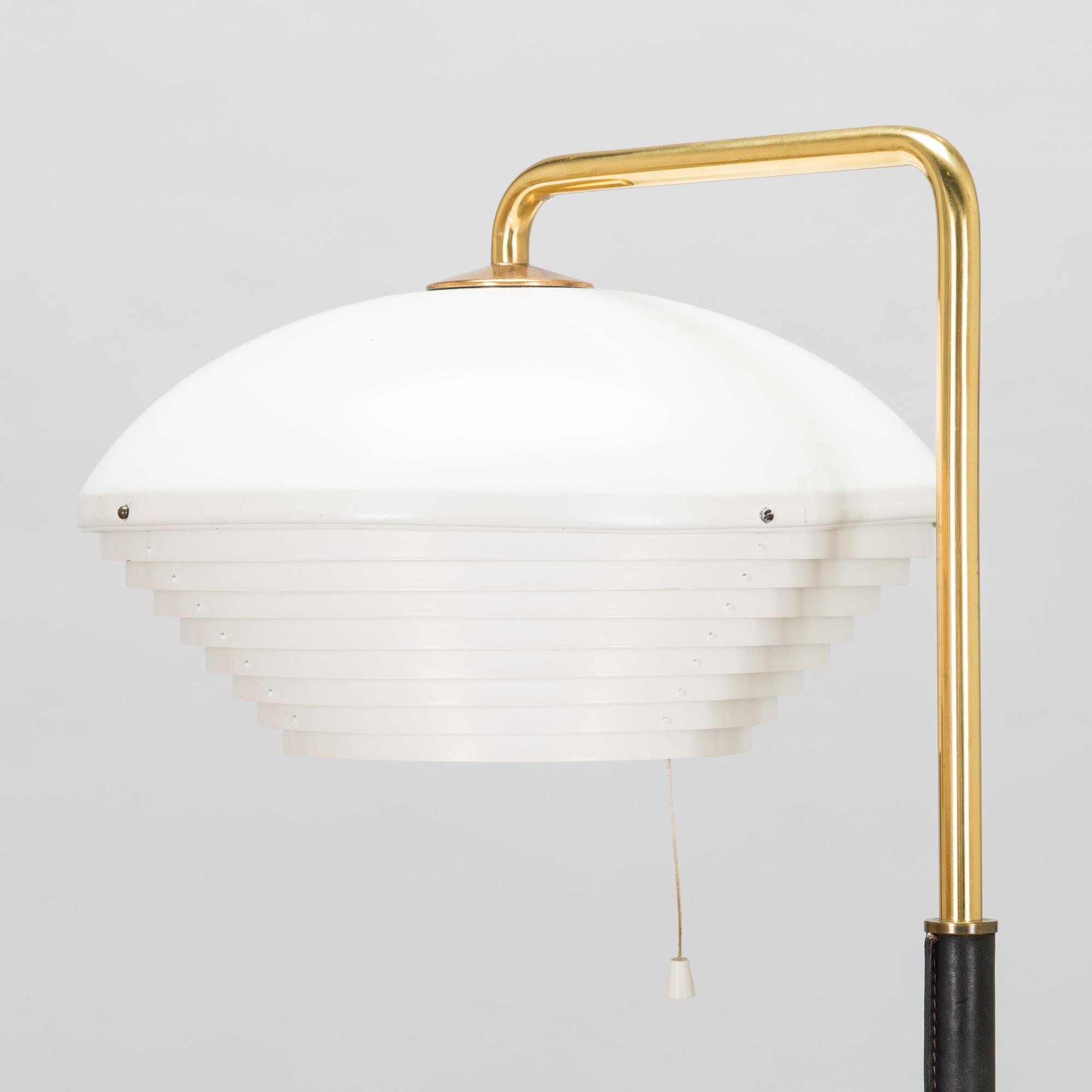 Alvar Aalto, golvlampa modell A811, Valaistystyö.