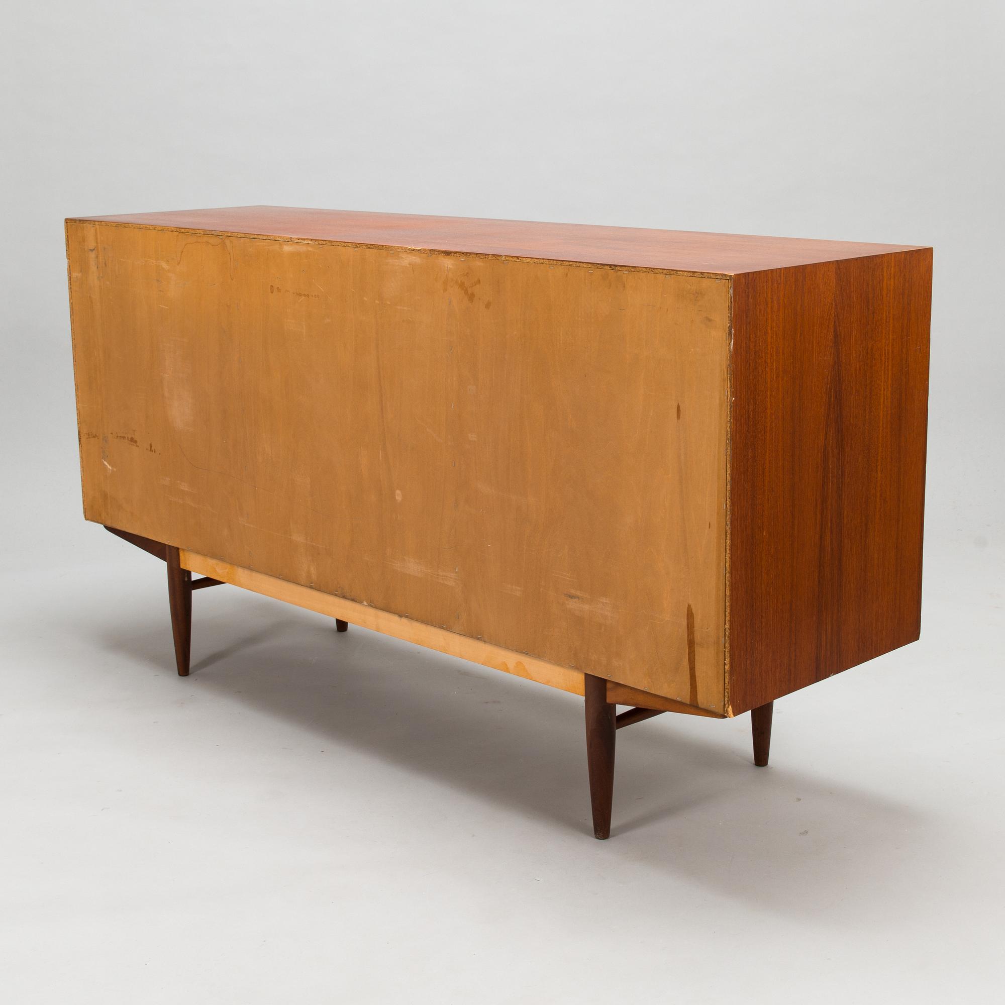 Olli Borg, a mid-20th century '4004' sideboard for Asko.