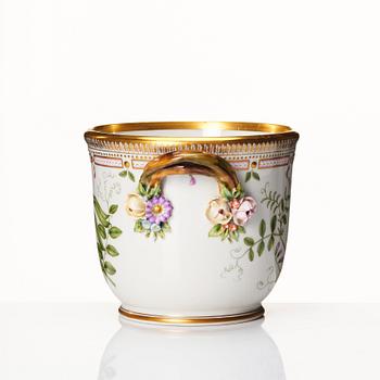 Vinkylare, porslin. Royal Copenhagen, "Flora Danica", Danmark, 1900-tal.