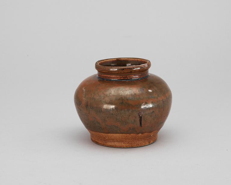 A brown glazed jar, Song dynasty.