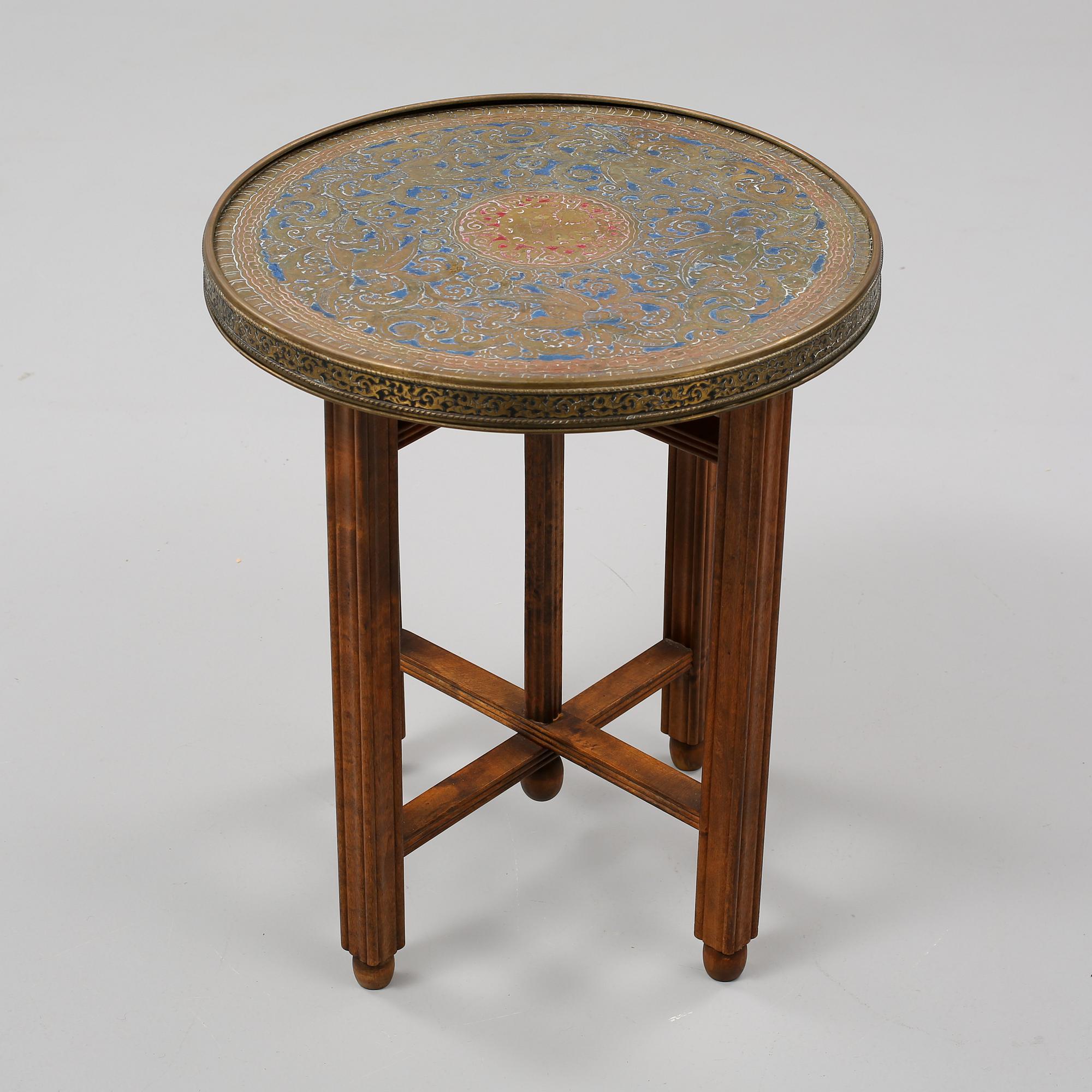 RÖKBORD, orientaliskt, 1900-talets andra hälft.