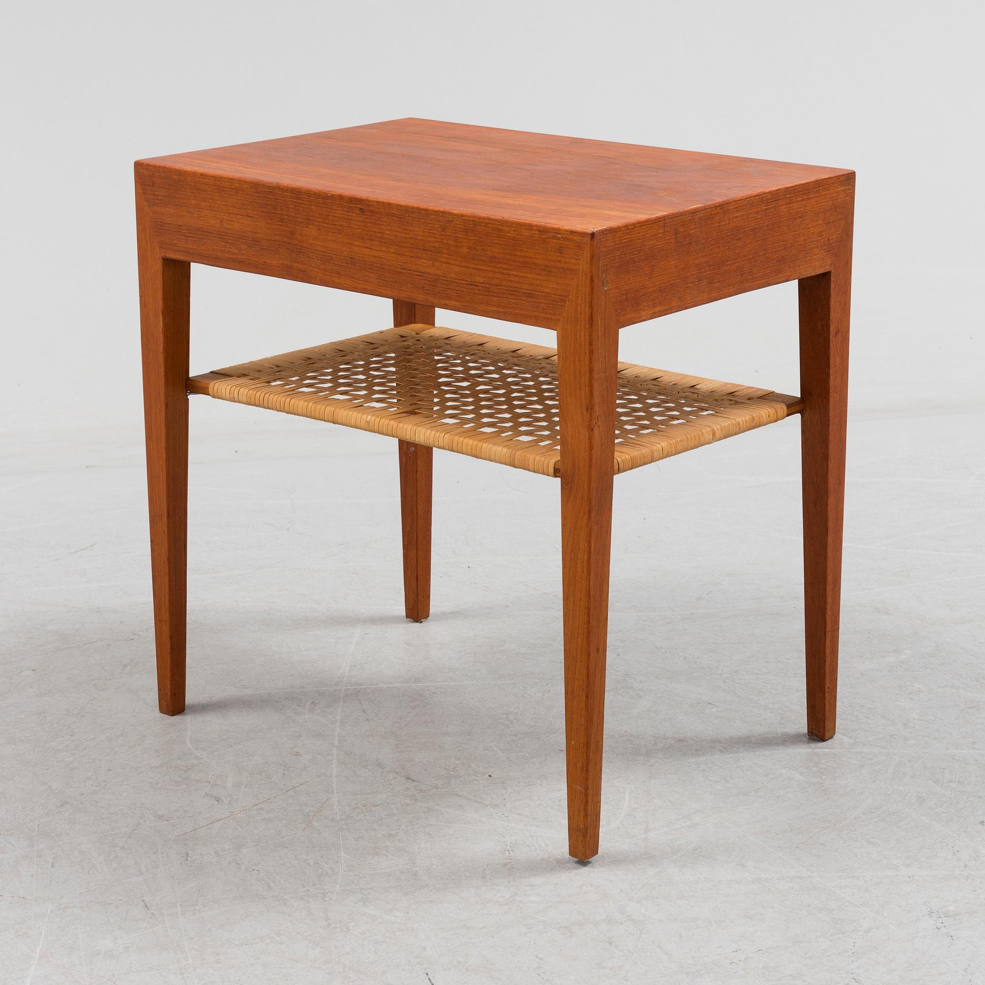 SEVERIN HANSEN, sängbord,  Haslev Møbelfabrik, Danmark, 1900-talets andra hälft.