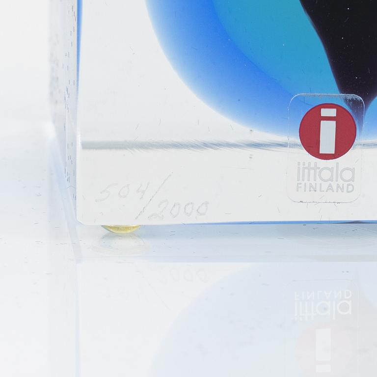 Oiva Toikka, Årskub Sign. Oiva Toikka, Nuutajärvi 1998, 504/2000.