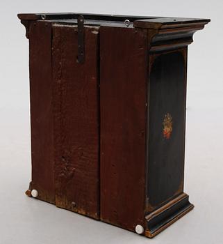 HÄNGSKÅP, 1800-talets första hälft.