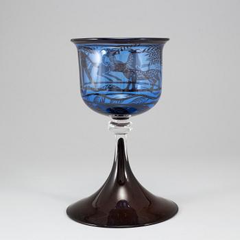 GUNNAR CYRÉN, a "graal" glass goblet, Orrefors, Sweden 1977.