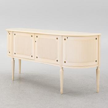 Sideboard, gustaviansk stil, Oscar Edv. Ekelunds Snickerifabriks AB, Virserum, 1900-talets andra hälft.